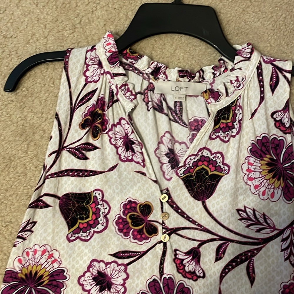 Floral Sleeveless Top - Purple and White - Picture 2 of 4